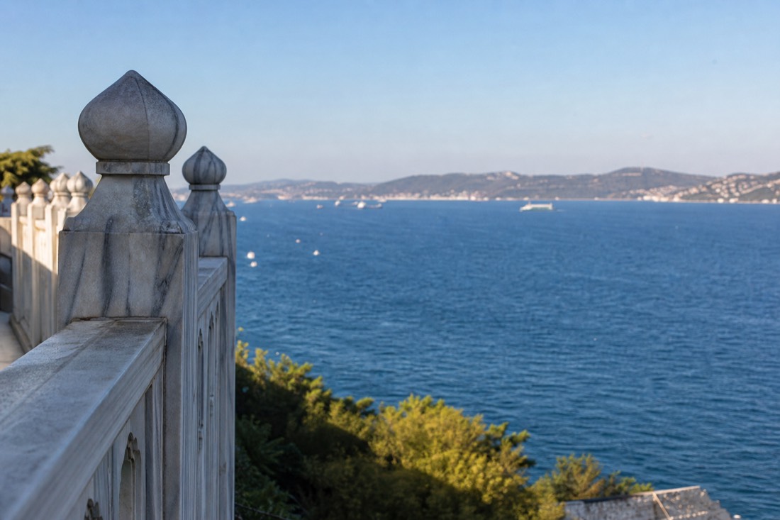 Fourth-courtyard terrace balustrade at Topkapi Palace with the Bosphorus behind on a clear afternoon
